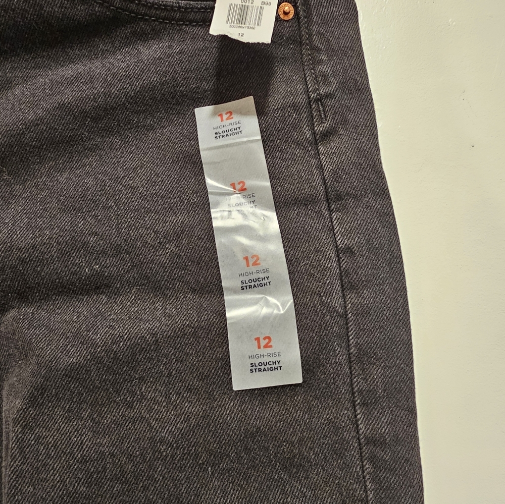 Old Navy Ripped Jeans - Picture 2 of 5
